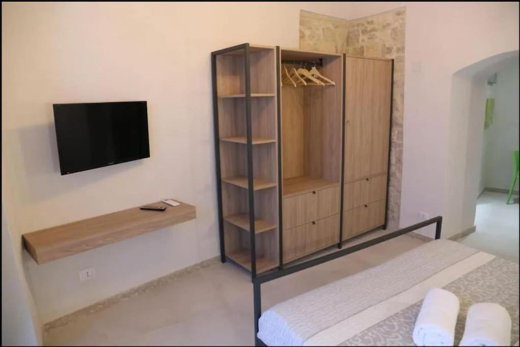 Locus Pendinelli Trani Bed & Breakfast Exterior photo